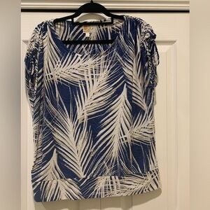 EUC JW Collection sleeveless blouse. Size LG.